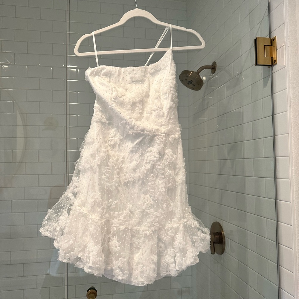 Selfie Leslie white dress with tulle overlay size medium new